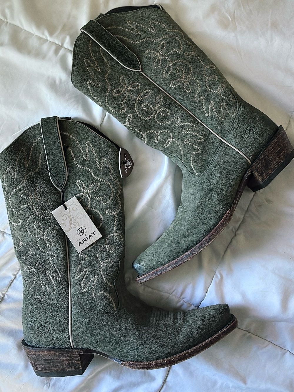 Ariat The Jukebox Floral Heeled Boots in Green Suede NWT Women’s Cowboy Boots